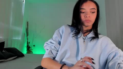 Snapshot of anabelwolf chatting on 01.27.25 ANABEL WOLF online show from 01.27.25