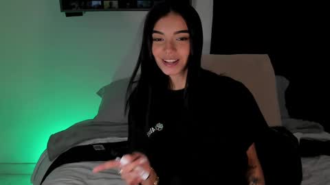 Snapshot of anabelwolf chatting on 02.21.25 ANABEL WOLF online show from 02.21.25