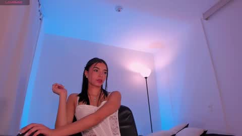 Snapshot of anabelwolf chatting on 03.10.25 ANABEL WOLF online show from 03.10.25