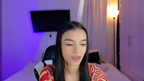 Snapshot of anabelwolf chatting on 09.30.25 ANABEL WOLF online show from 09.30.25