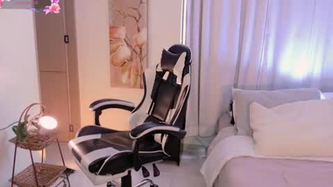 ANABEL WOLF  online show from 06.10.26