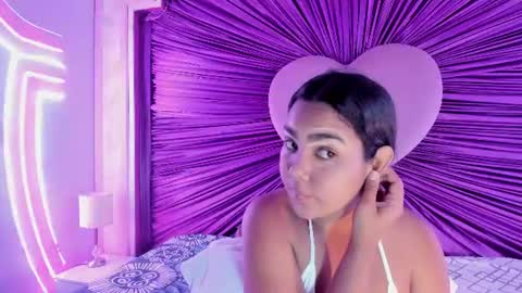 Snapshot of anaelle_bardin chatting on 07.10.26 Anna online show from 07.10.26