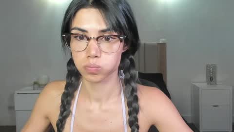 Snapshot of anahenao chatting on 05.08.26 Ana Henao or Annie... Follow me ahenaocb Insta X online show from 05.08.26