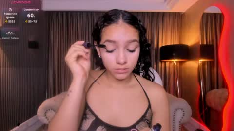 Snapshot of anahi_curlie1 chatting on 05.22.26 Anahi Curlie online show from 05.22.26