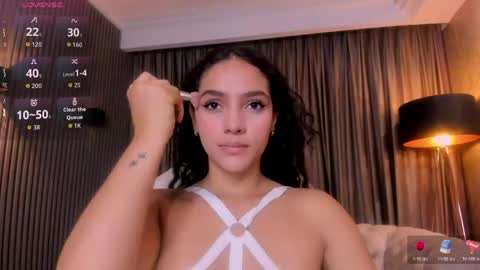Snapshot of anahi_curlie1 chatting on 05.25.26 Anahi Curlie online show from 05.25.26