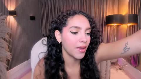 Snapshot of anahi_curlie1 chatting on 06.02.26 Anahi Curlie online show from 06.02.26