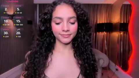 Snapshot of anahi_curlie1 chatting on 06.10.26 Anahi Curlie online show from 06.10.26