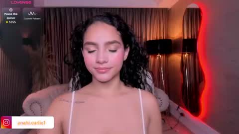 Snapshot of anahi_curlie1 chatting on 06.16.26 Anahi Curlie online show from 06.16.26
