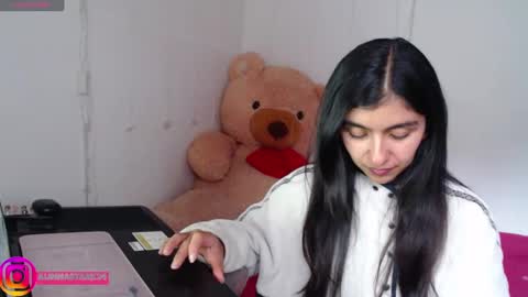 Snapshot of anahibrowns95 chatting on 09.30.25 Anahi Browns online show from 09.30.25