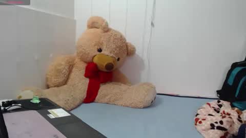 Anahi Browns online show from 12.02.25