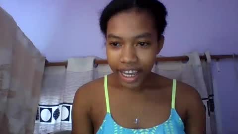 Snapshot of anaissa23 chatting on 08.08.26 anaissa23 online show from 08.08.26