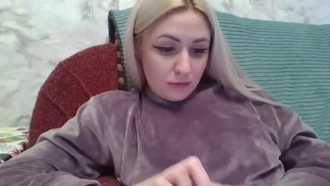 Snapshot of analqueen2024 chatting on 01.20.25 analqueen2024 online show from 01.20.25