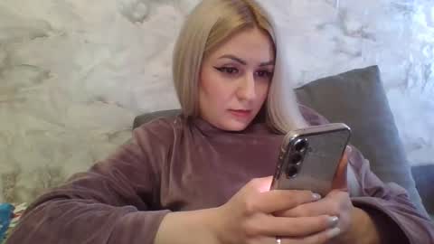 Snapshot of analqueen2024 chatting on 03.01.25 analqueen2024 online show from 03.01.25