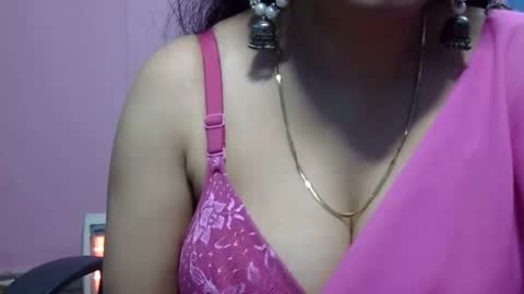 Snapshot of anamika794088 chatting on 01.15.25 anamika794088 online show from 01.15.25