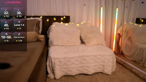 Snapshot of anarhodes chatting on 12.26.24 Anna online show from 12.26.24