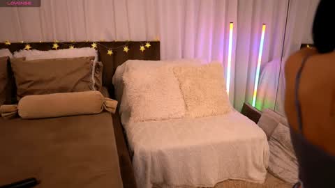 Snapshot of anarhodes chatting on 01.15.25 Anna online show from 01.15.25