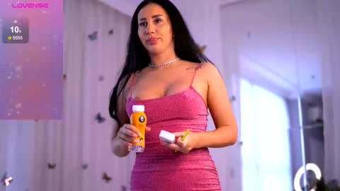 Snapshot of anarhodes chatting on 09.11.25 Anna online show from 09.11.25