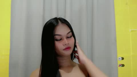 Snapshot of anaruru_ chatting on 12.11.24 ANA online show from 12.11.24