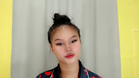 Snapshot of anaruru_ chatting on 12.12.24 ANA online show from 12.12.24