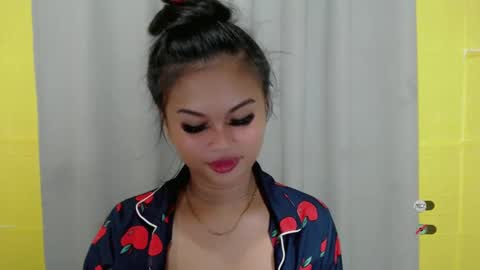 Snapshot of anaruru_ chatting on 12.29.24 ANA online show from 12.29.24