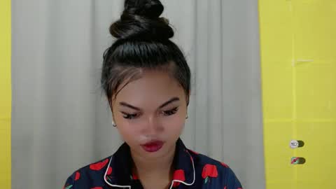 Snapshot of anaruru_ chatting on 01.11.25 ANA online show from 01.11.25