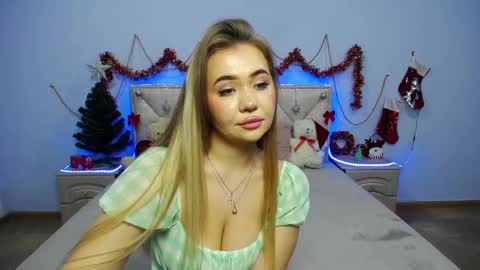 Snapshot of anastacyyellig chatting on 01.08.25 anastacyyellig online show from 01.08.25