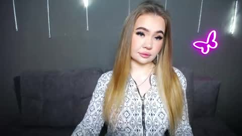 anastacyyellig online show from 04.20.26