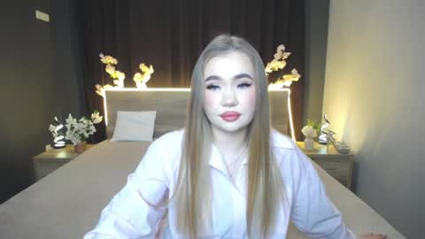 anastacyyellig online show from 04.23.26