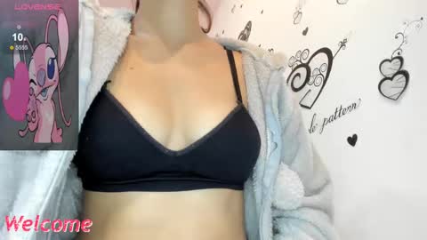 Snapshot of anastasia_tuya chatting on 09.19.25 anastasia online show from 09.19.25