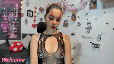 Snapshot of anastasia_tuya chatting on 10.15.25 anastasia online show from 10.15.25