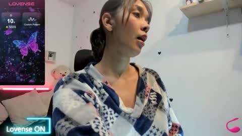 Snapshot of anastasia_tuya chatting on 01.15.26 anastasia online show from 01.15.26