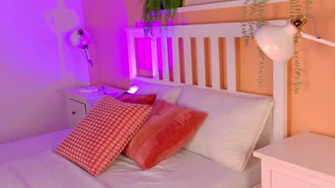 Kendra  online show from 04.05.26