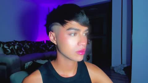 Snapshot of anddy_grey1 chatting on 01.21.25 Dani 3 online show from 01.21.25