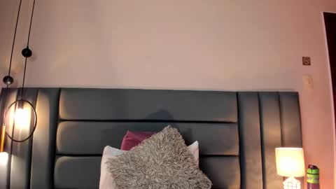 Andra Cyrus online show from 02.26.26