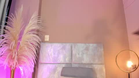 Andra Cyrus online show from 05.27.26