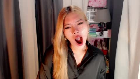 andrea06121998 online show from 07.08.26