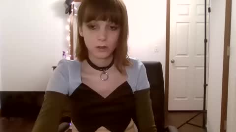 Snapshot of andrea_davenport chatting on 12.18.24 andrea online show from 12.18.24