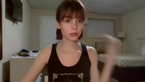 Snapshot of andrea_davenport chatting on 03.05.25 andrea online show from 03.05.25