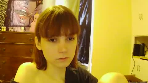 Snapshot of andrea_davenport chatting on 11.08.25 andrea online show from 11.08.25