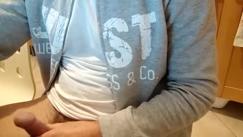 Snapshot of andrea_feetlover chatting on 09.24.25 andrea_feetlover online show from 09.24.25