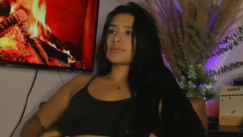 Snapshot of andrea_gomes_ chatting on 02.05.25 andrea online show from 02.05.25