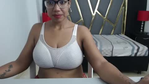 Snapshot of andrealopezxox chatting on 08.03.26 ANDREA online show from 08.03.26