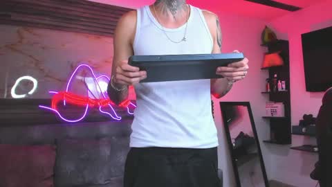 Snapshot of andrees_s chatting on 05.22.26 andrees_s online show from 05.22.26