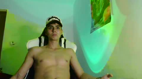 Snapshot of andres_2977 chatting on 07.30.26 Andres 2977 online show from 07.30.26