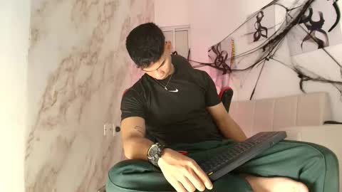 andres_stud online show from 10.26.25