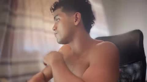 Snapshot of andres_vargas_ chatting on 09.10.25 Andres online show from 09.10.25