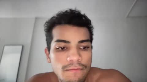 Snapshot of andres_vargas_ chatting on 11.17.25 Andres online show from 11.17.25