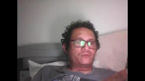 Snapshot of andresfloga chatting on 04.21.26 andresfloga online show from 04.21.26