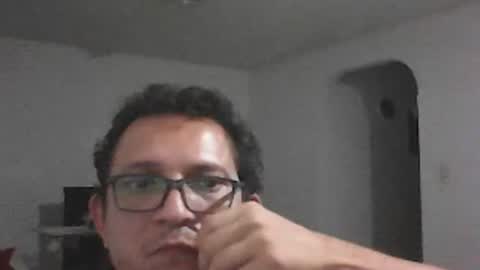 Snapshot of andresfloga chatting on 06.15.26 andresfloga online show from 06.15.26