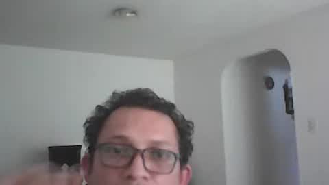 Snapshot of andresfloga chatting on 06.15.26 andresfloga online show from 06.15.26